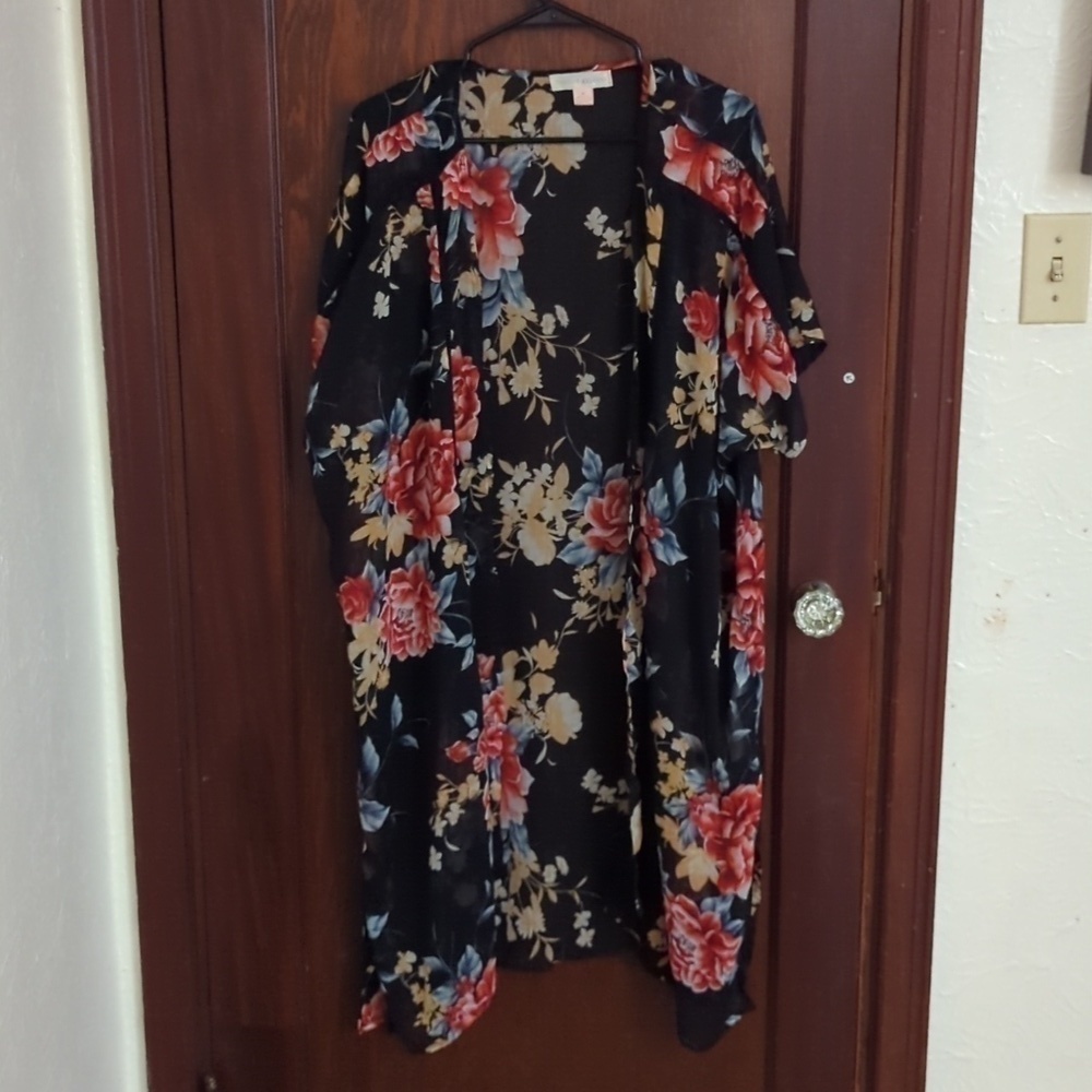 Band of Gypsies Black Floral Short Sleeve Oversize Flowy Lightweight Cardigan XS